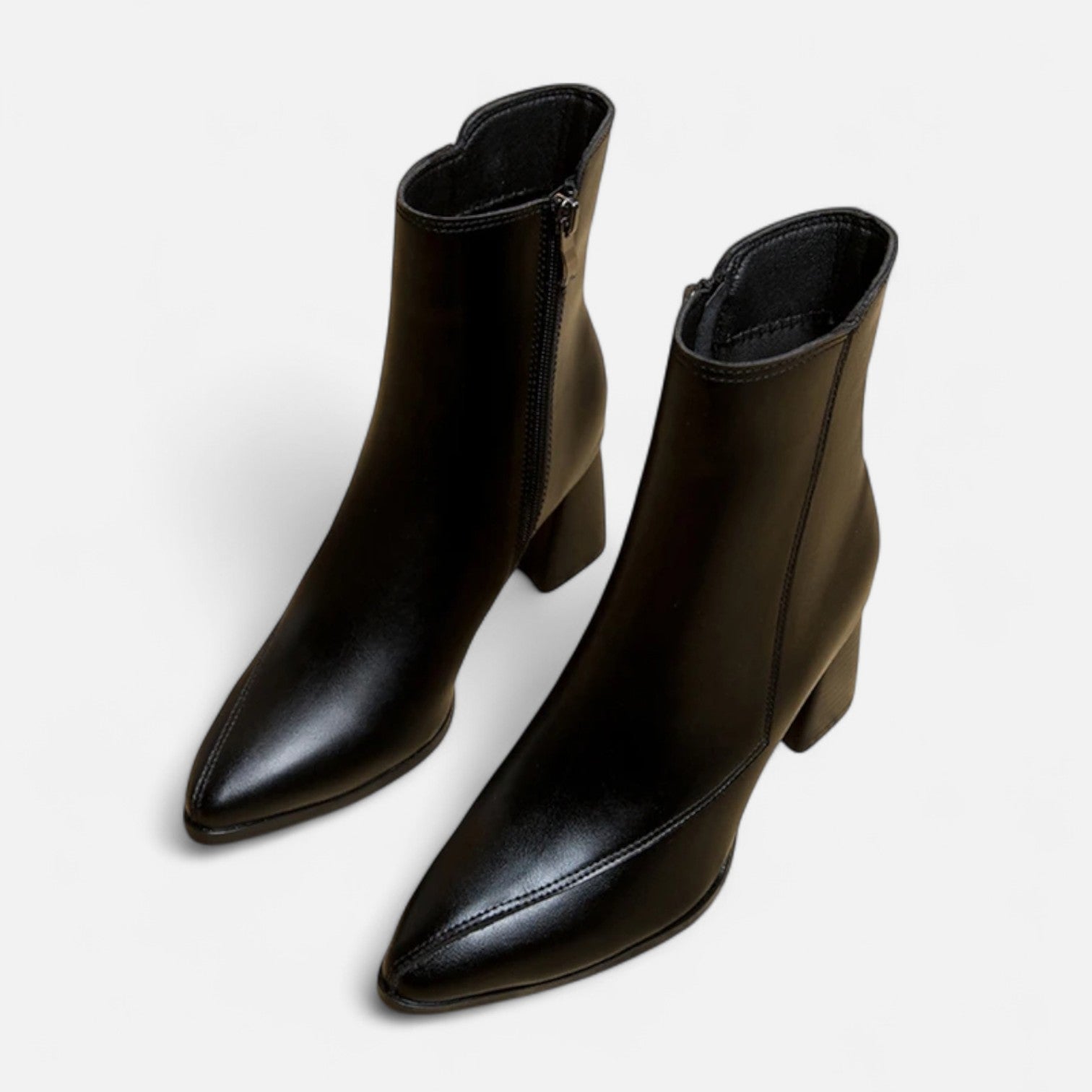 Bottes Fines à Bout Pointu pour Femme – Silhouette Élancée, Élégance Intemporelle - Lévari Mode