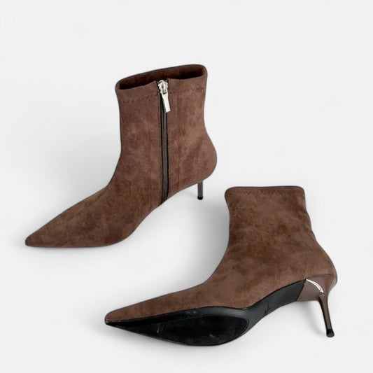 Women's Pointed Toe Ankle Boots with a Small Thin Heel - Statement Silhouette, Sensual Elegance
