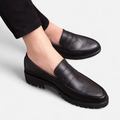 Men's Classic Crocodile-Embossed Leather Oxfords - Textured Prestige, Timeless Elegance